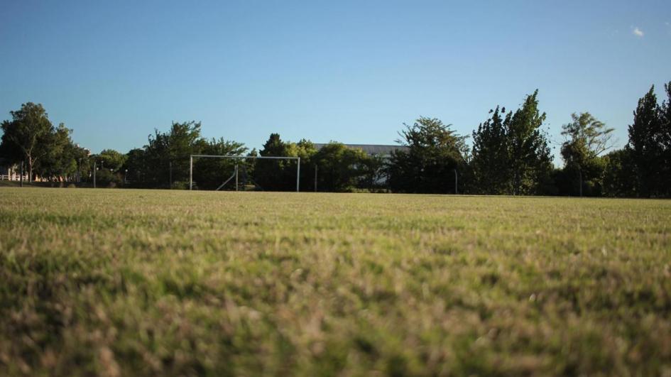 Cancha auxiliar de futbol, estadio municipal de Melo.