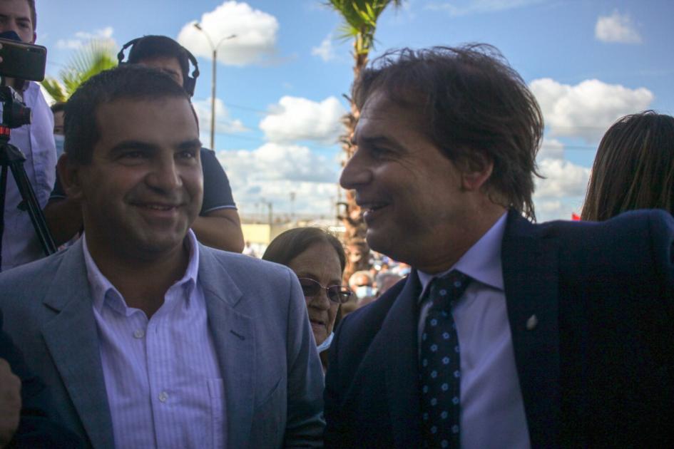 ESTUDIANTES DE LA REGIÓN ESTUDIANTES DE LA REGIÓN