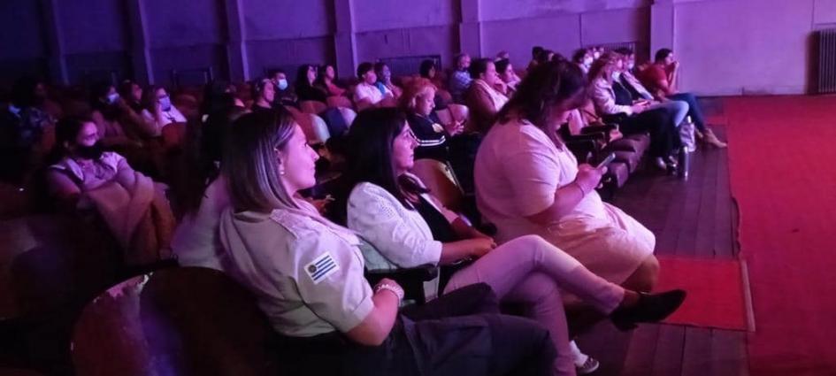 PROMOVER LA AUTONOMÍA ECONÓMICA DE LAS MUJERES PROMOVER LA AUTONOMÍA ECONÓMICA DE LAS MUJERES