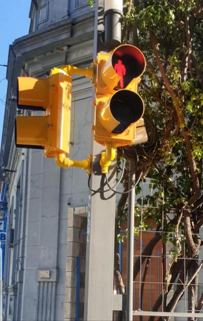SEMÁFOROS PEATONALES SEMÁFOROS PEATONALES