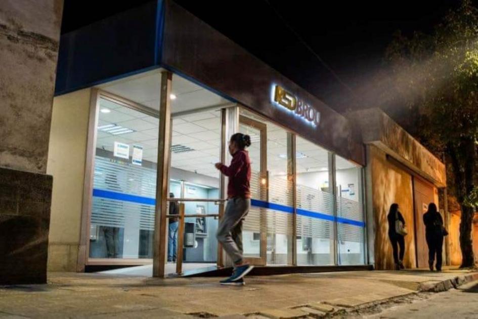COBRAN FUNCIONARIOS
