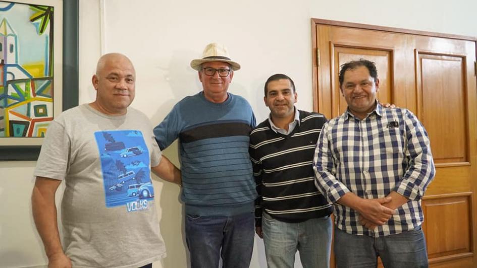 “REUNIÓN DE AMIGOS” “REUNIÓN DE AMIGOS”