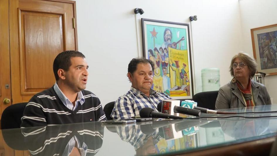 “REUNIÓN DE AMIGOS” “REUNIÓN DE AMIGOS”