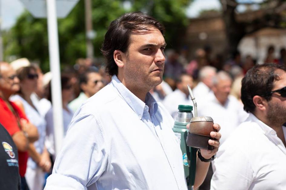 Dir. de Comunicación Federico Ricagni Bandera de Cerro Largo