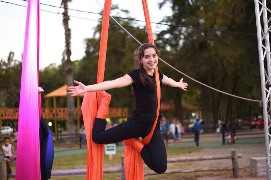 Acrobacias en telas Acrobacias en telas
