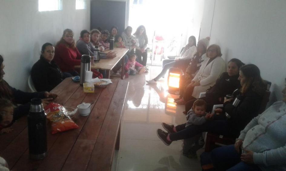 Reunión de mujeres emprendedoras en Arbolito
