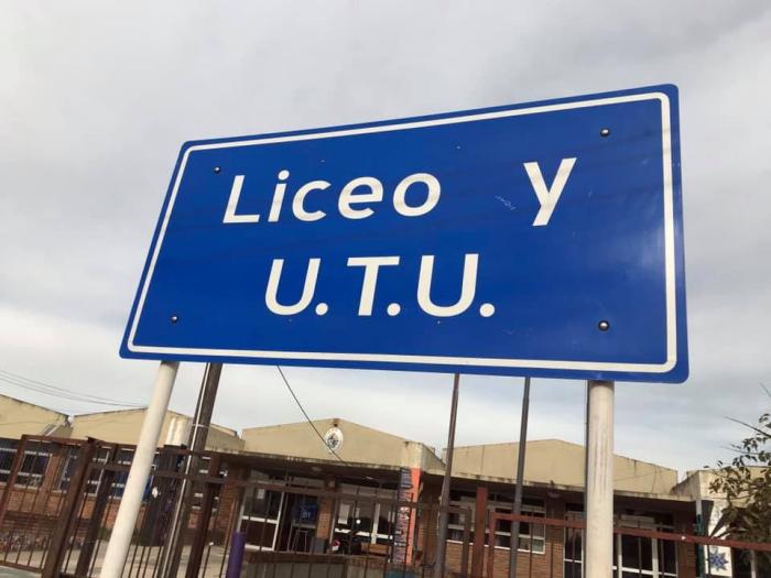 Cartel liceo y UTU de Río Branco
