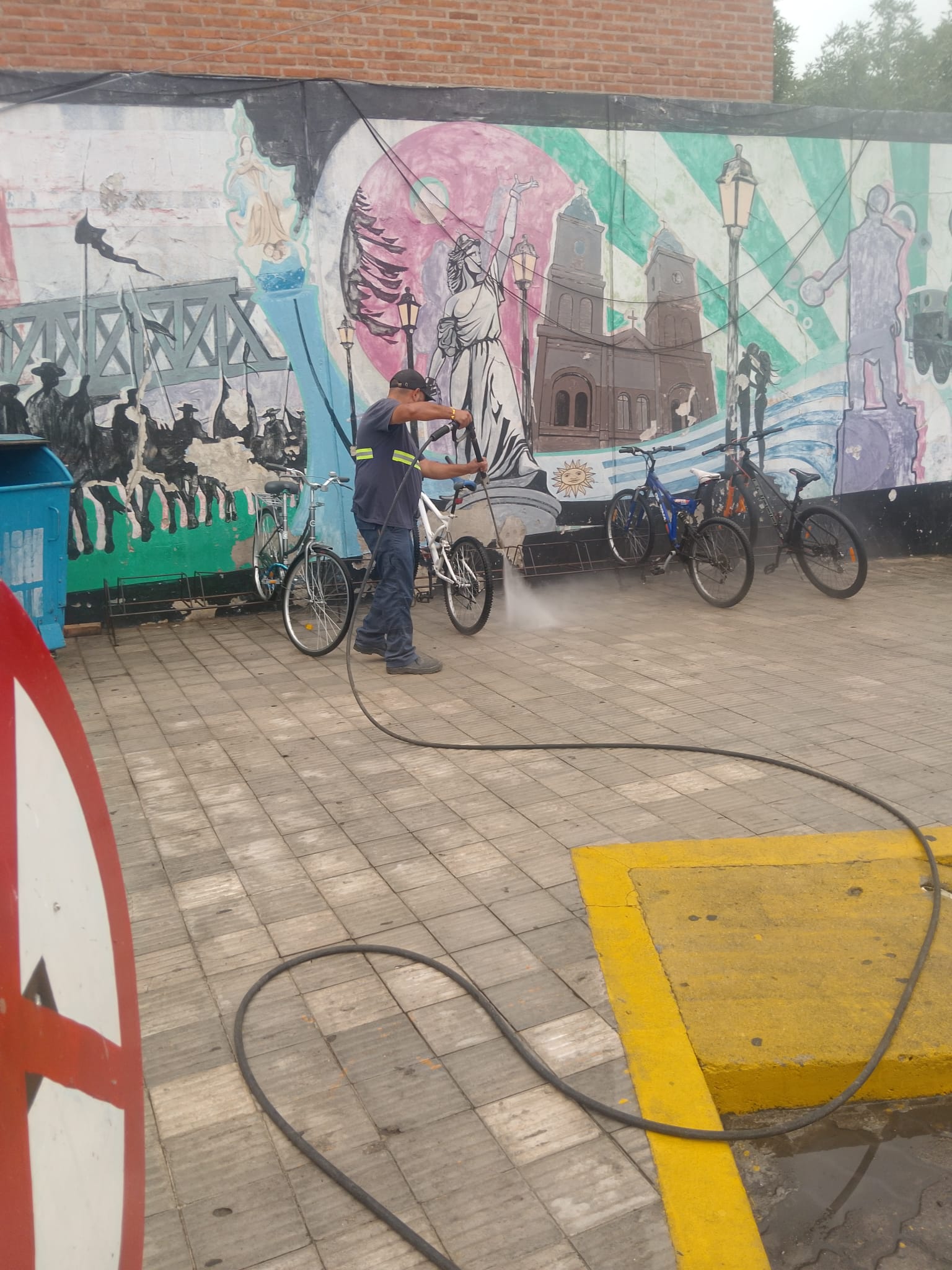 Trabajos de limpieza en distintos puntos de la ciudad | Intendencia de ...