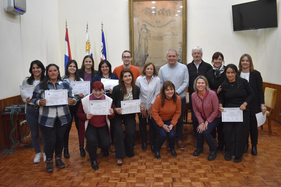 Entregaron certificados de talleres de Lengua de Señas