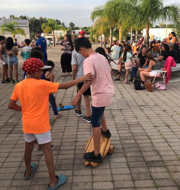 Fiesta de los 1000 helados en plaza Conde ´´