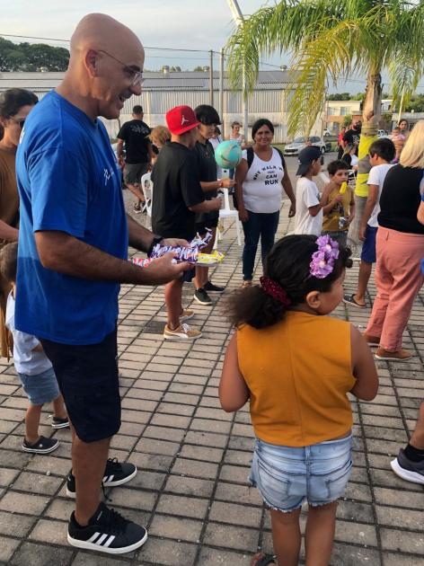 Fiesta de los 1000 helados en plaza Conde ´´