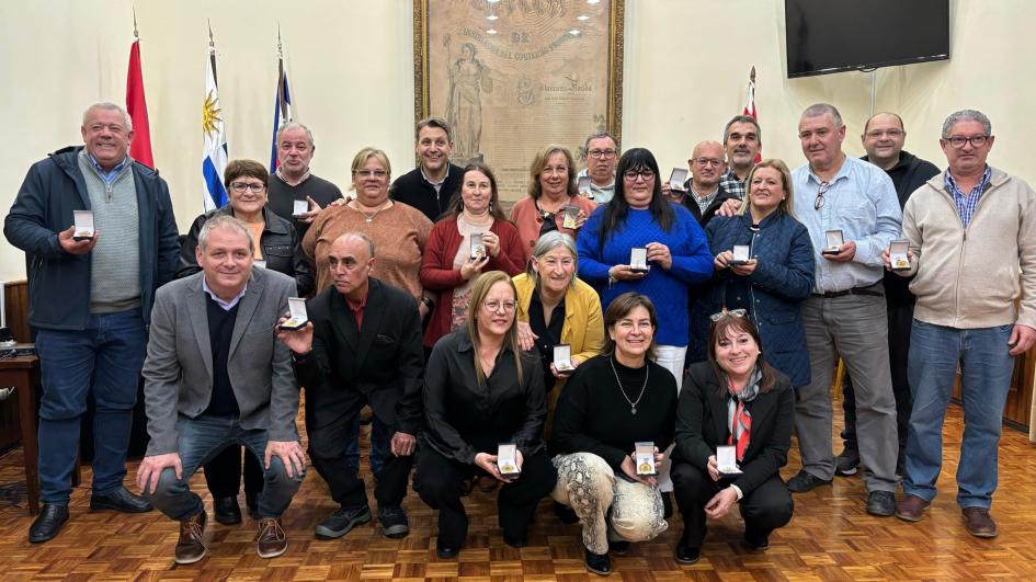 Reconocimiento a Funcionarios con 30 años en la comuna ´´