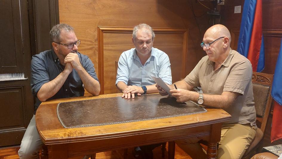 IDF firmó convenio con Asoc. Civil El Abrojo IDF firmó convenio con Asoc. Civil El Abrojo
