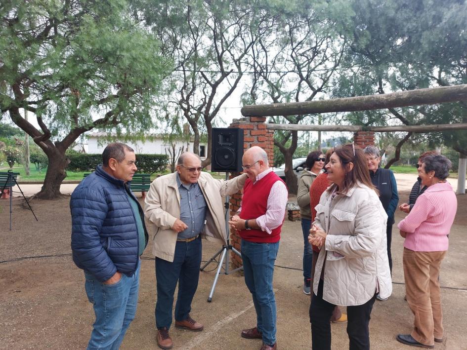 Plaza de MEVIR La Cruz recuerda la figura de Amalia Acosta Coronel Plaza de MEVIR La Cruz recuerda la figura de Amalia Acosta Coronel