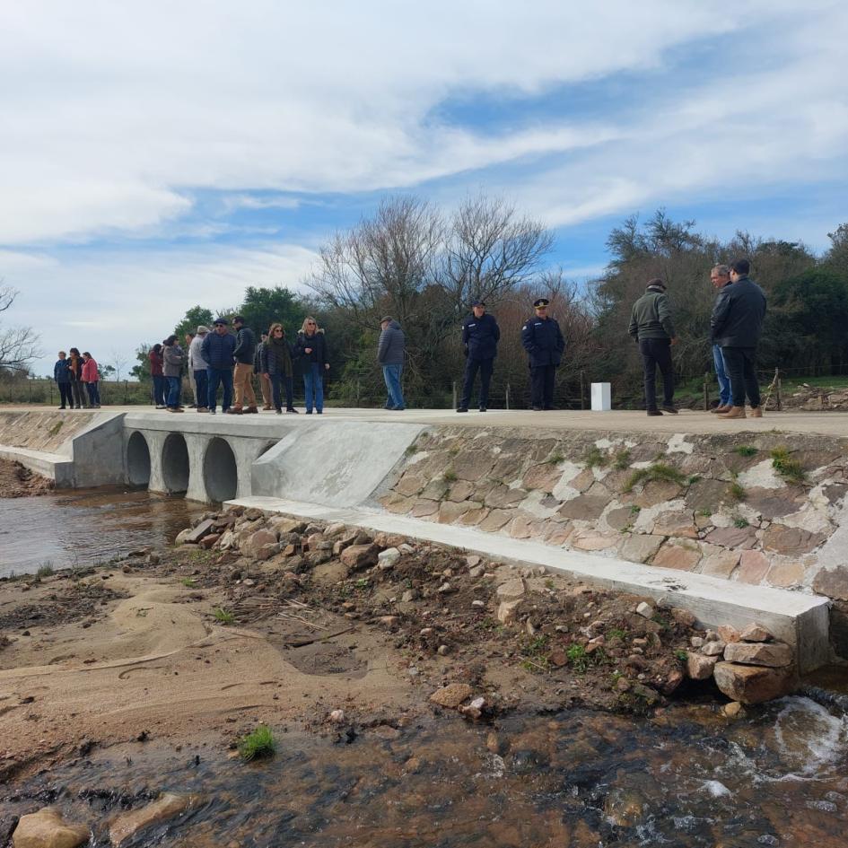 Inauguración de calzadas en camino Lagorio.