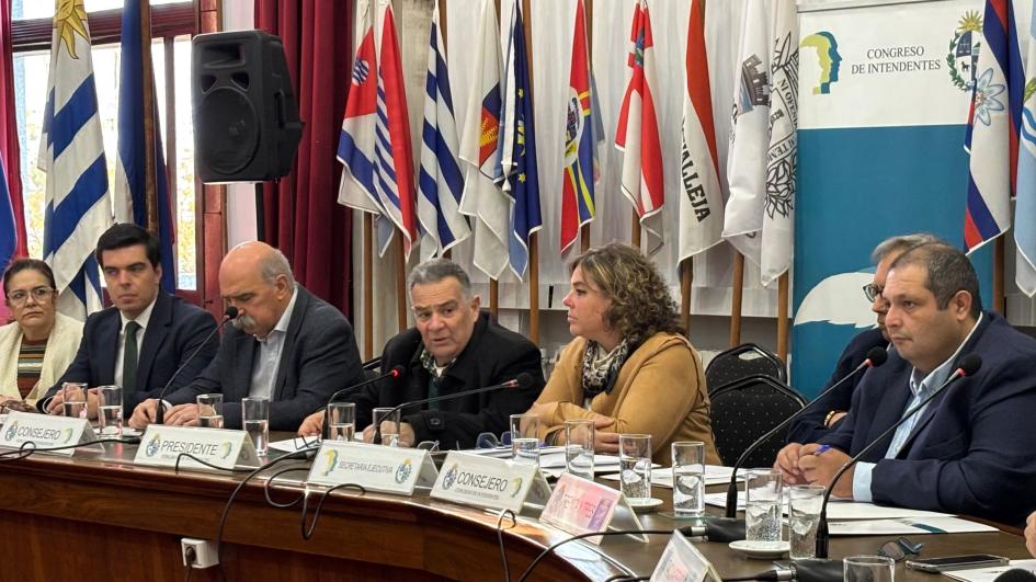 Ultimo sesión plenaria congreso intendentes 2020/2025 ´´