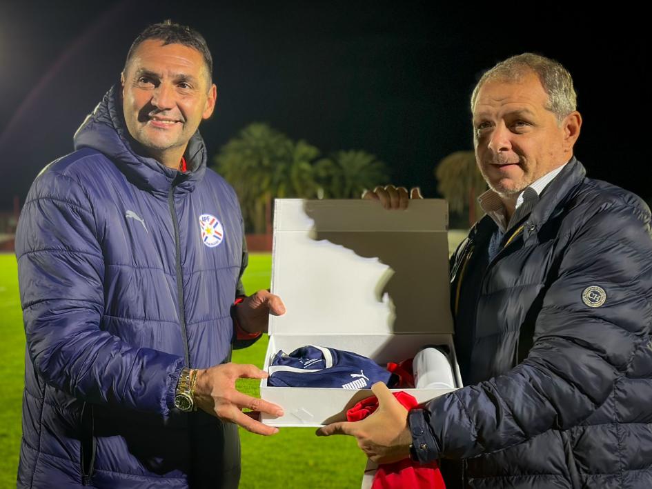 Reconocimiento a la IDF en encuentro Uruguay Paraguay Sub 15