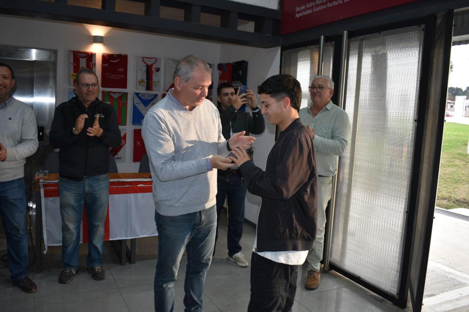 Homenaje a campeones del sur 2024 - sub 18 ´´