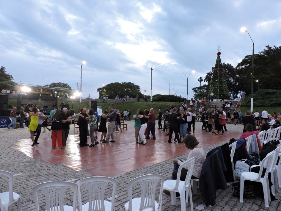 Floridenses celebraron el Día Internacional del Tango