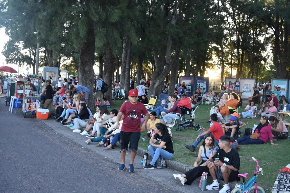 Florida encendió su Árbol de Navidad en el Prado Piedra Alta