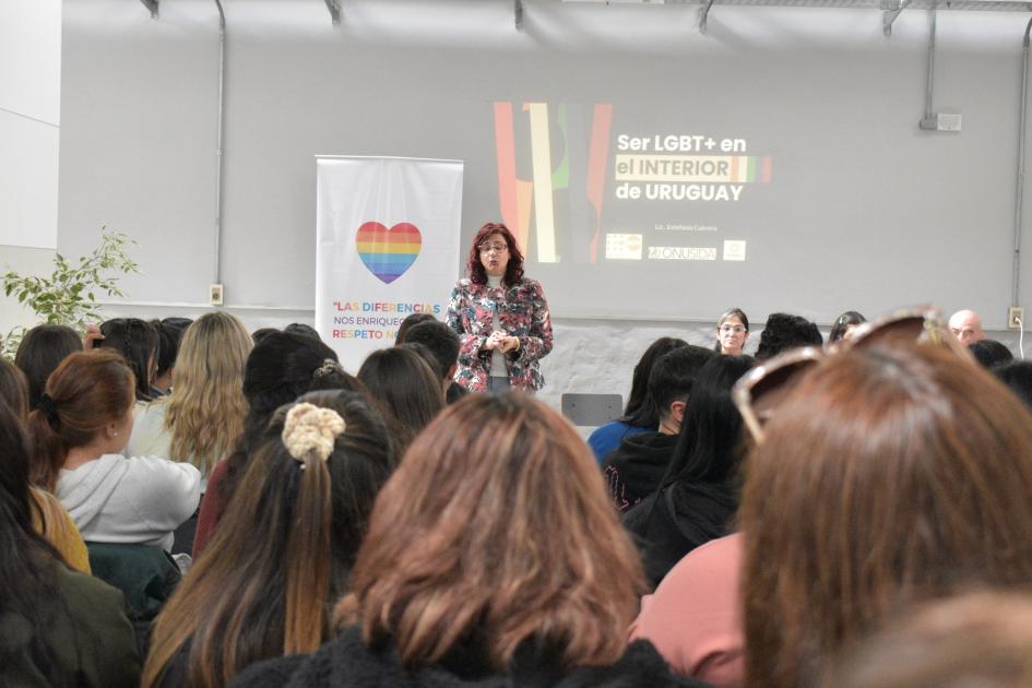 En el “Mes de la Diversidad” se realizaron talleres en Cerro Colorado y Florida