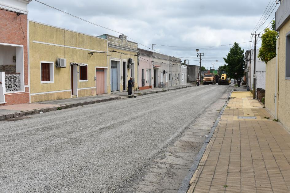 Avanzan obras viales en calles de Sarandí Grande 