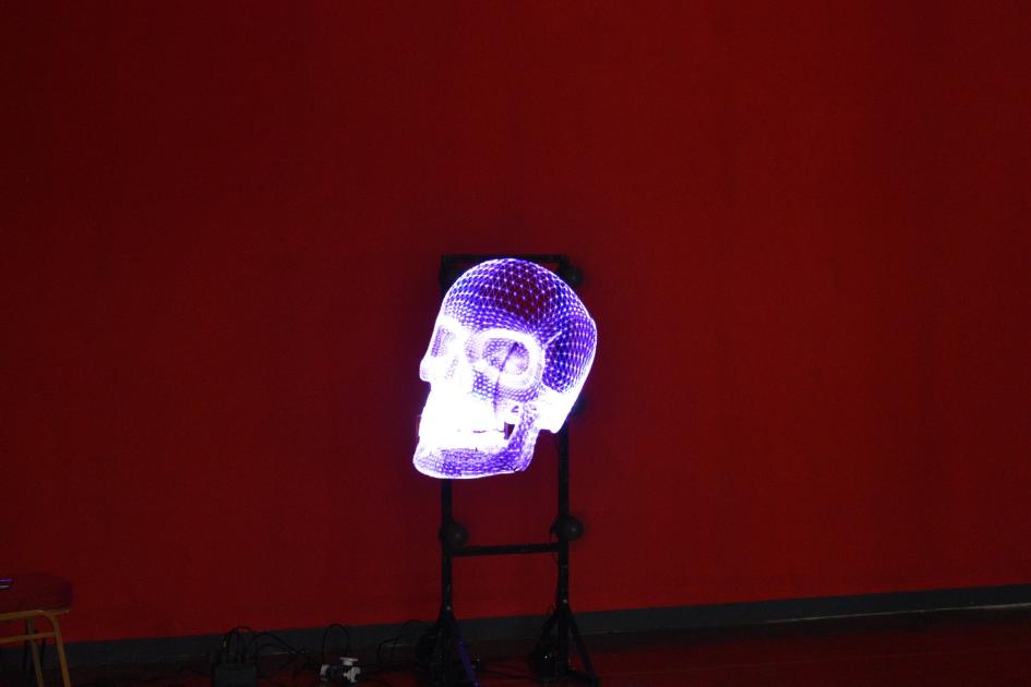 Hologramas de Carlos Gardel y personalidades uruguayas en el MAVEA