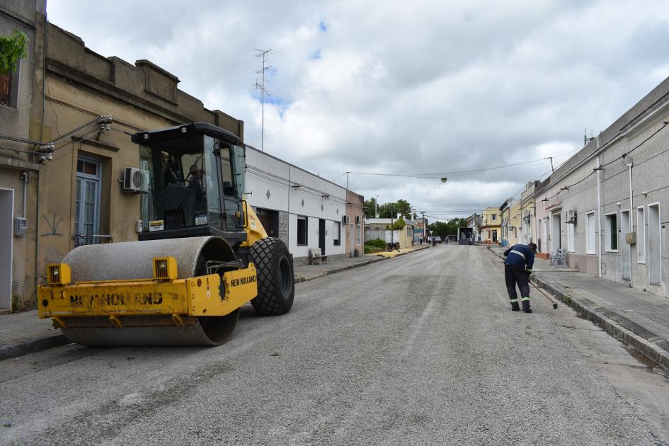 Avanzan obras viales en calles de Sarandí Grande 