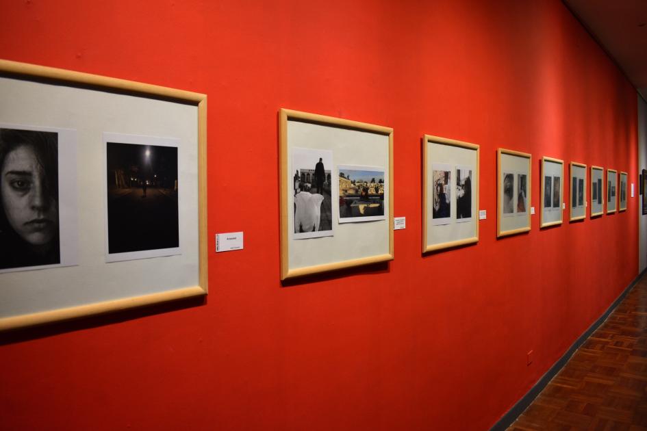 Apertura muestra taller de fotografía INJU sobre Salud Mental