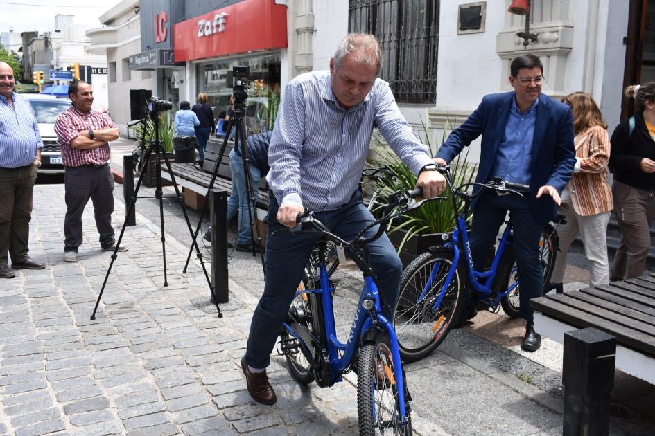 Intendencia cuenta con 13 bicicletas eléctricas para paseos turísticos