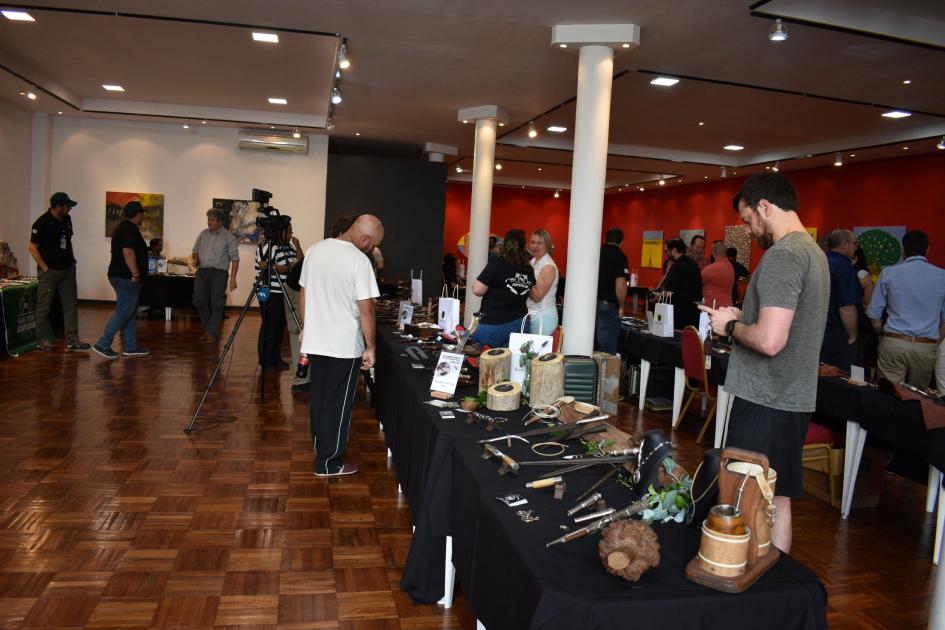 Apertura muestra cuchilleria criolla ´´