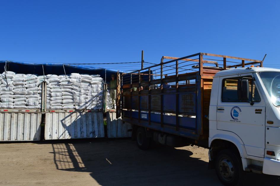 Continúa entrega de ración a productores afectados por sequía