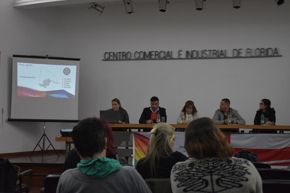 Taller sobre oportunidades de negocio en el turismo LGBT+