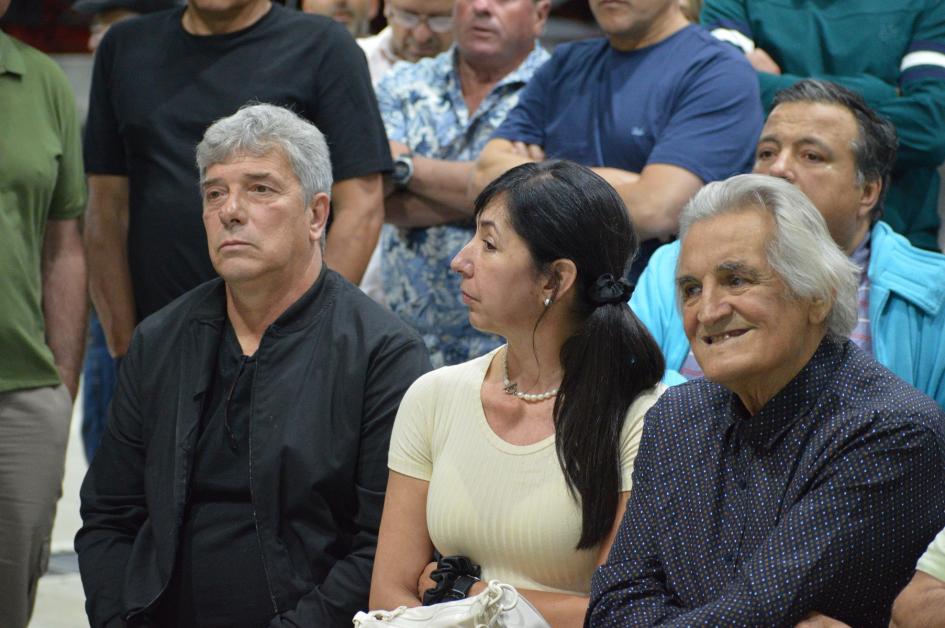 Mario Patrón tuvo un merecido reconocimiento en el Estadio Campeones Olimpicos