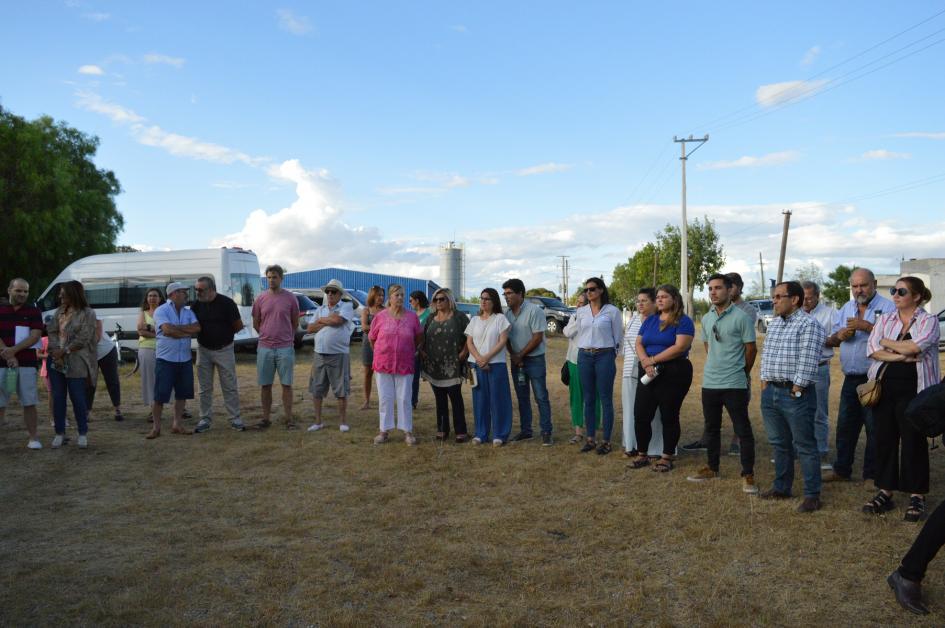 Chamizo conformó su comisión honoraria local