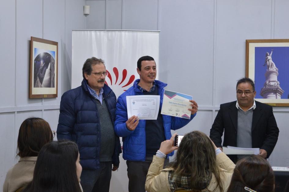 Autoridades de la Intendencia entregan los certificados
