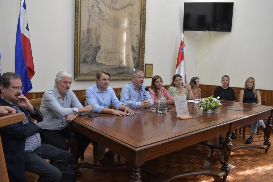 Reconocimiento a mujeres de la Intendencia