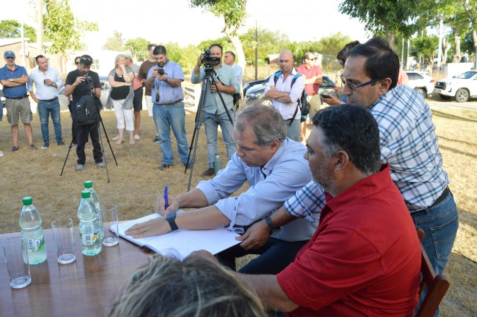 Chamizo conformó su comisión honoraria local