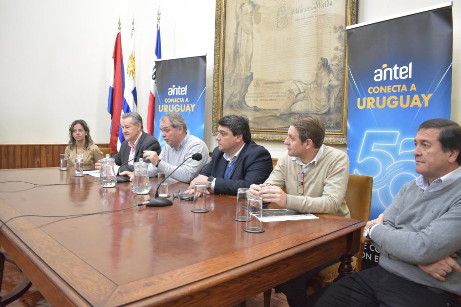 Acto de lanzamiento