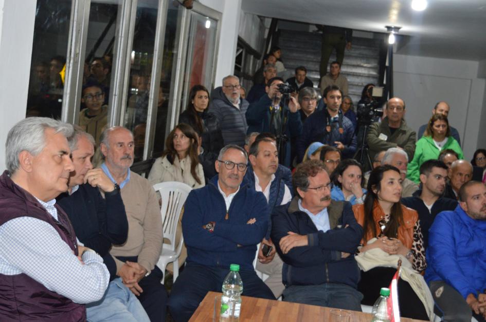 Intendencia presentó proyecto del nuevo Centro Acuático Florida Intendencia presentó proyecto del nuevo Centro Acuático Florida