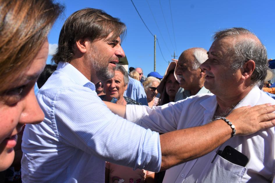 Entrega de viviendas Mevir en Casupa ´´
