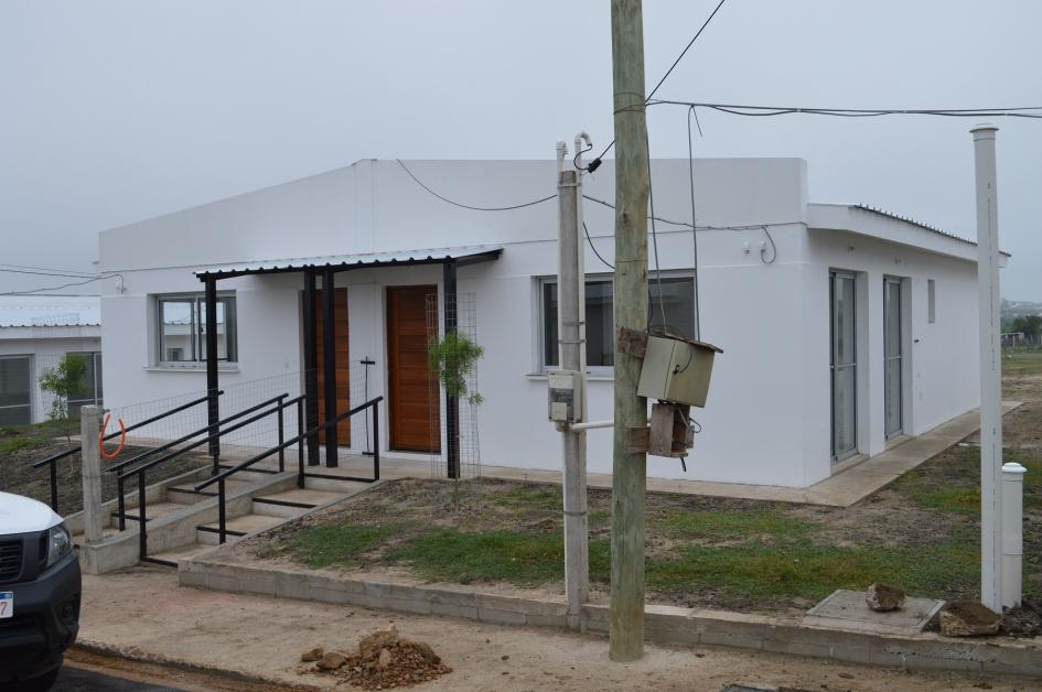 Se inauguran 24 nuevas viviendas para el realojo de familias floridenses