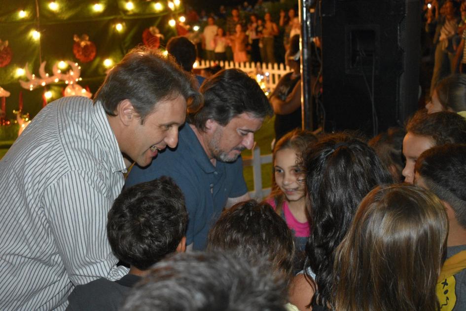 Florida encendió su Árbol de Navidad en el Prado Piedra Alta