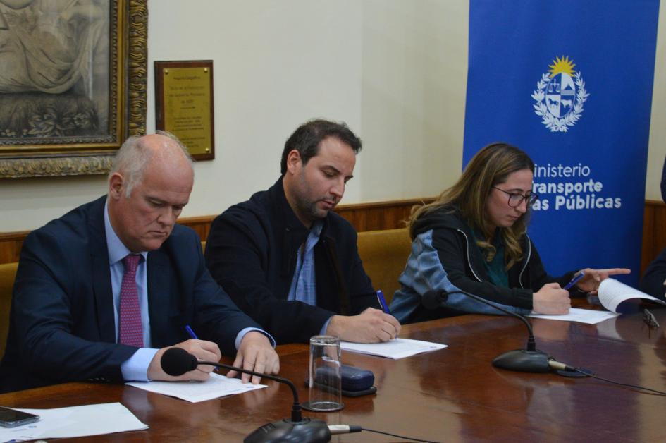 MTOP firmó convenios sociales con instituciones de Florida (Club Avenida)