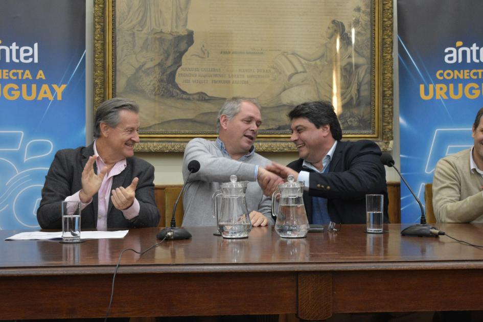 Acto de lanzamiento
