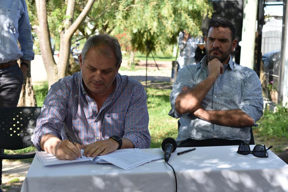 Se firmó contrato de obras de consolidación de barrio Abasto de Sarandí Grande