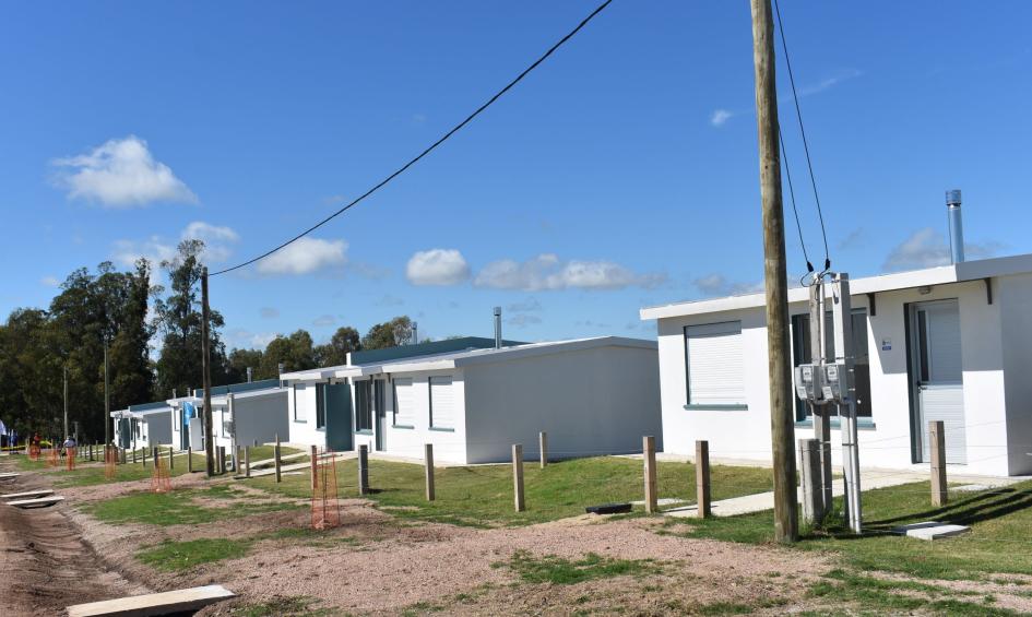 Entrega de viviendas Mevir en Casupa ´´