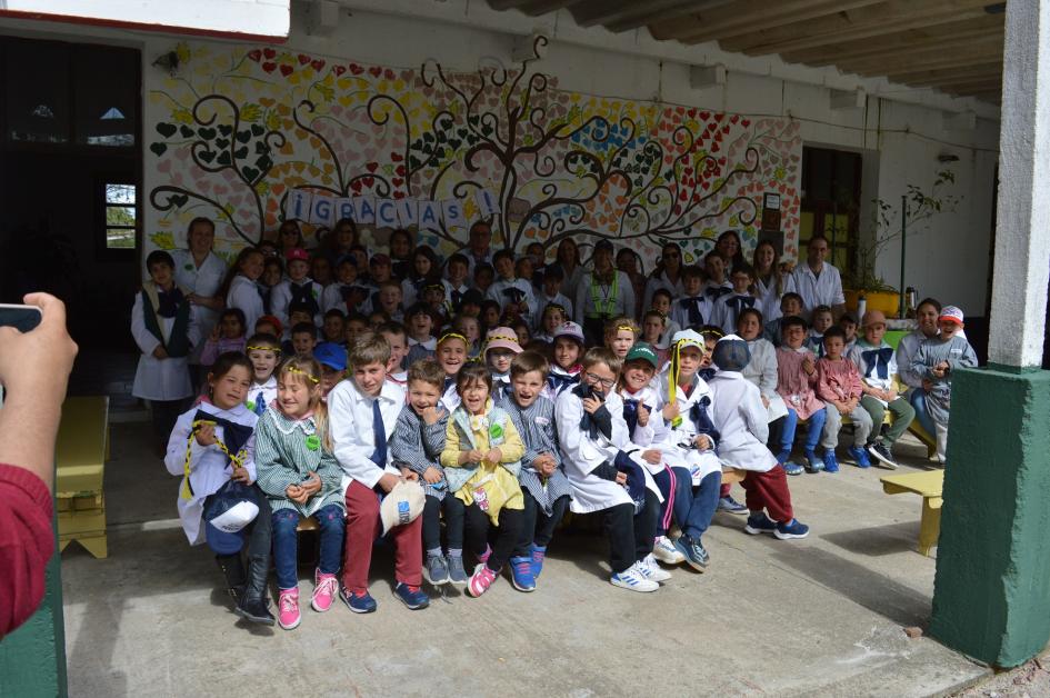 Charlas sobre seguridad vial y seguridad ferroviaria en escuela rurales