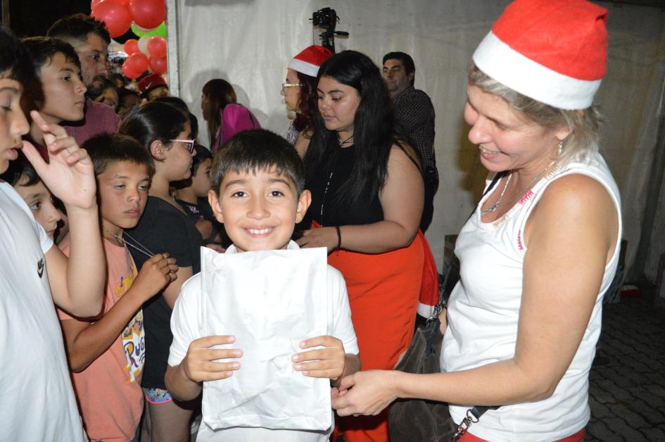 La fiesta de la Navidad convocó a cientos de floridenses