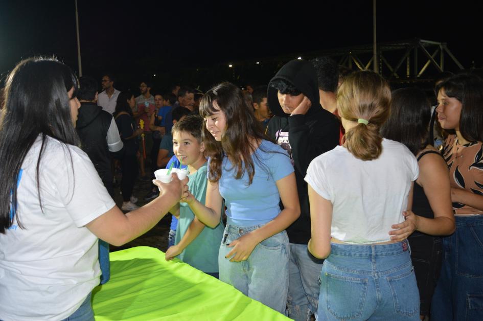 La fiesta de la Navidad convocó a cientos de floridenses